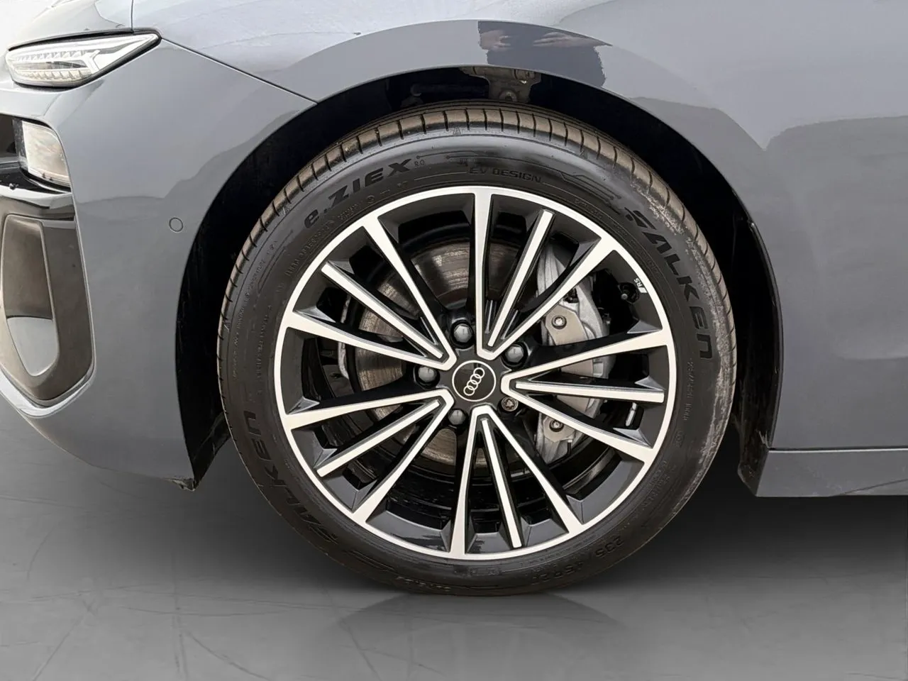 Vehicle image 30