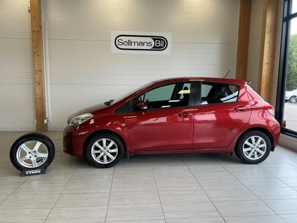 Toyota Yaris 1.33 Dual VVT-i Active V-hjul/Drag/MoK - 2013