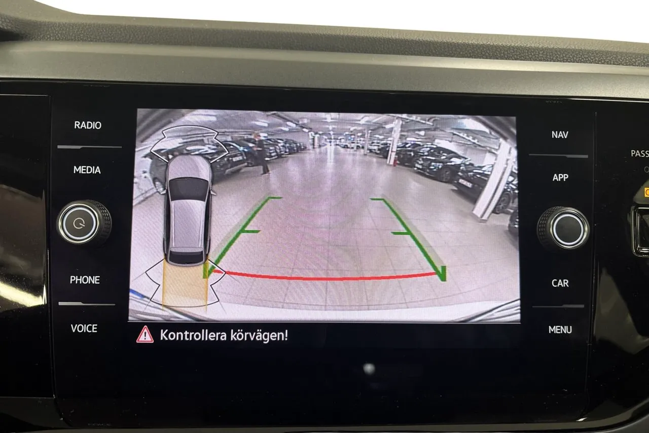 Vehicle image 20