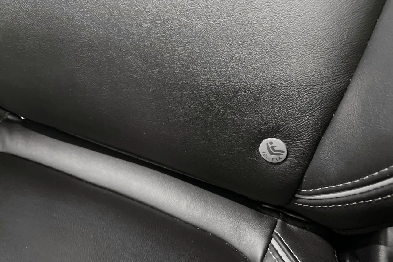 Vehicle image 21
