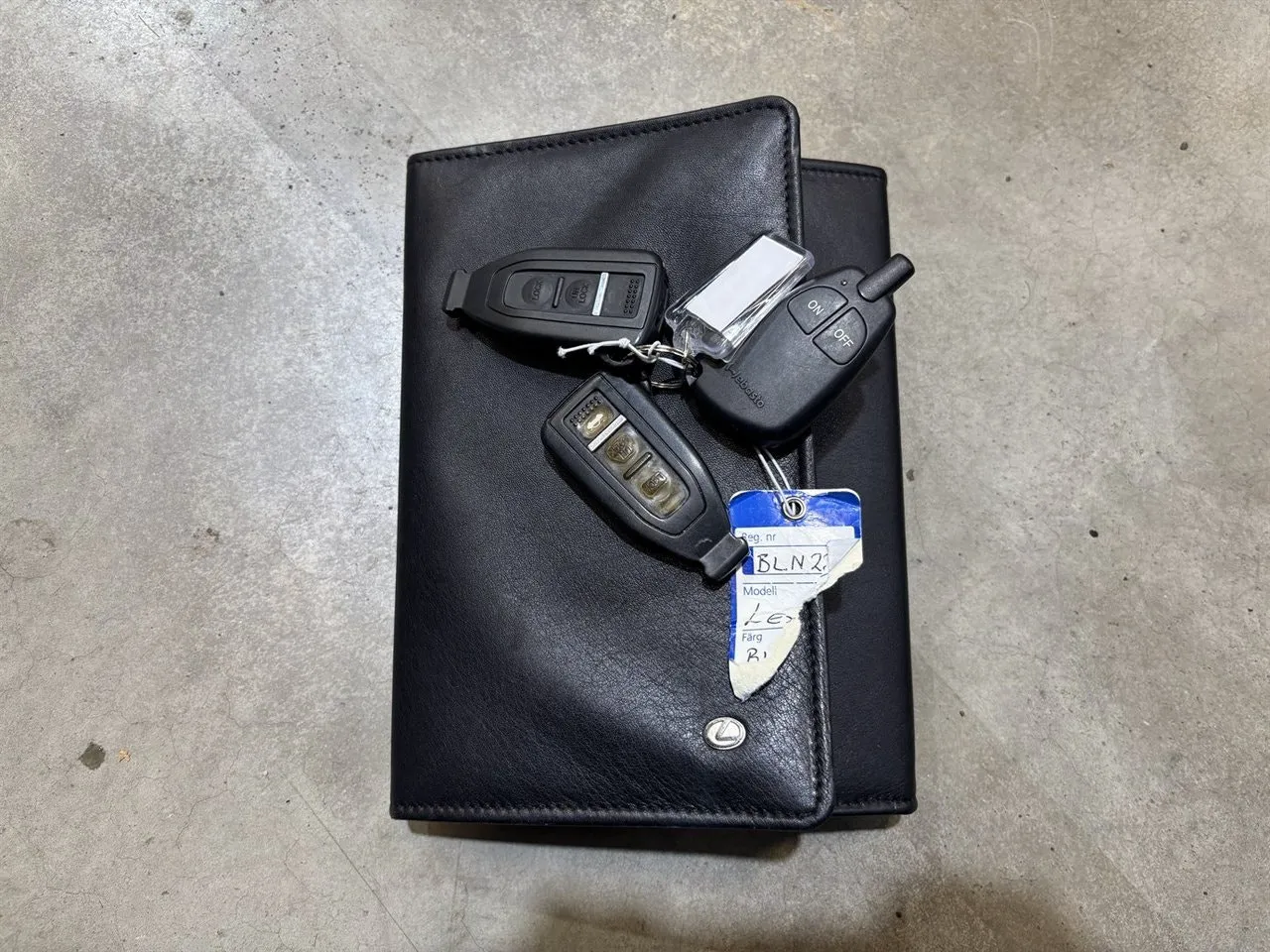 Vehicle image 25