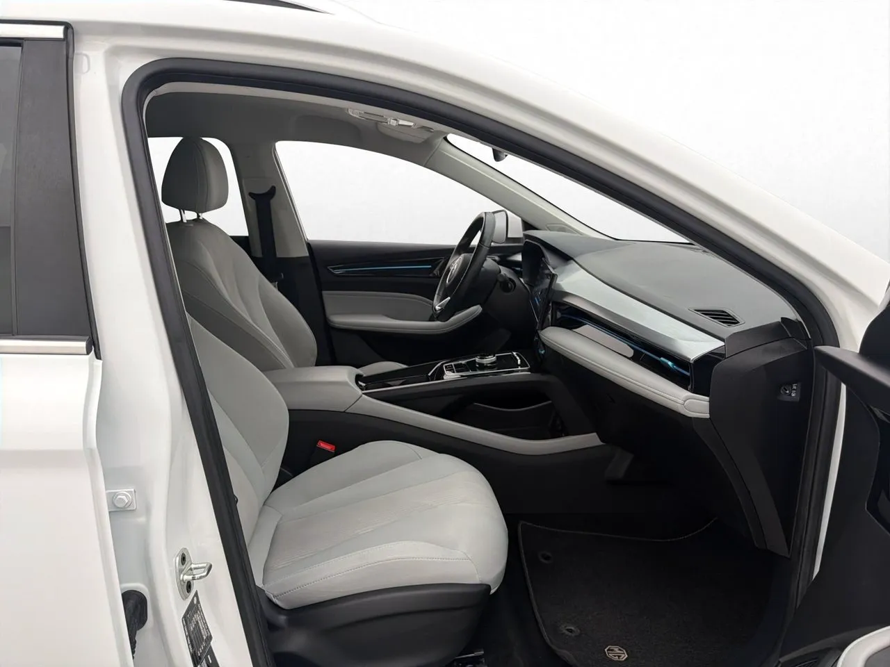 Vehicle image 23