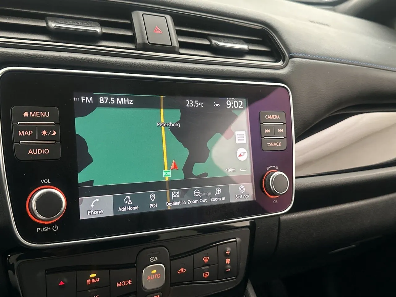 Vehicle image 16