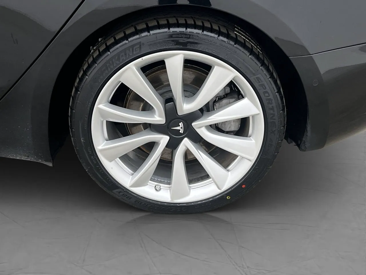 Vehicle image 30