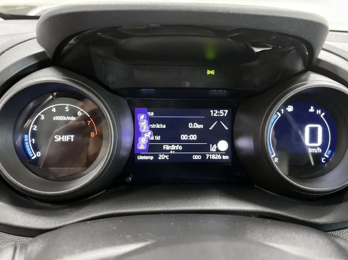 Vehicle image 14