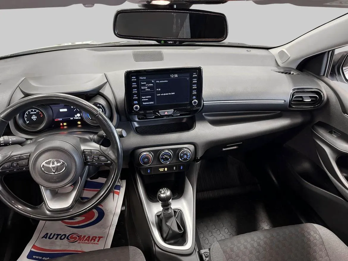 Vehicle image 11