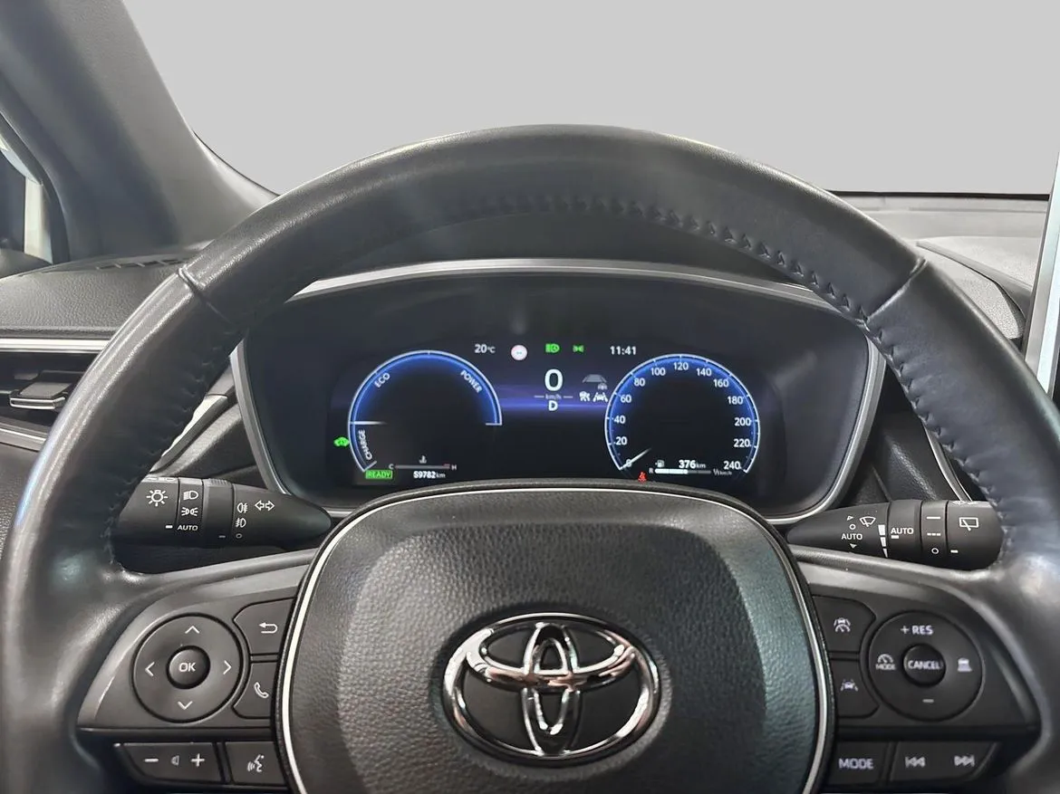 Vehicle image 14