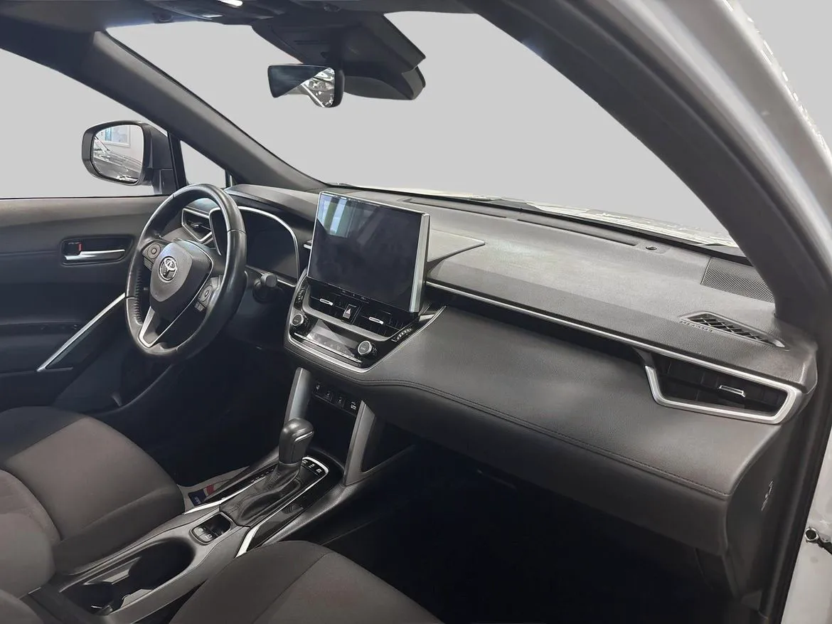 Vehicle image 9