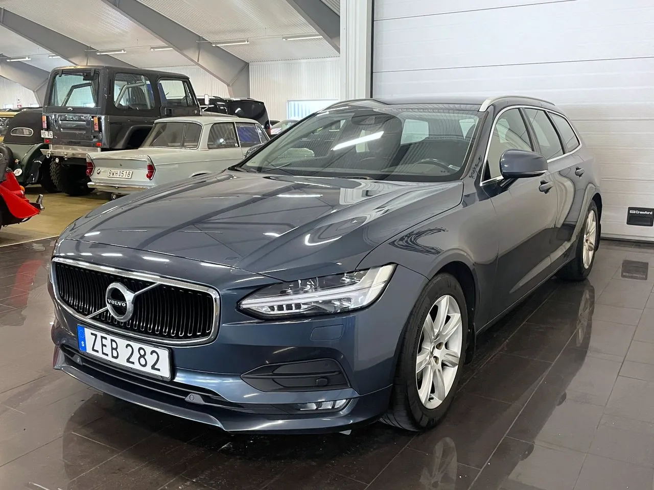 Vehicle image 5