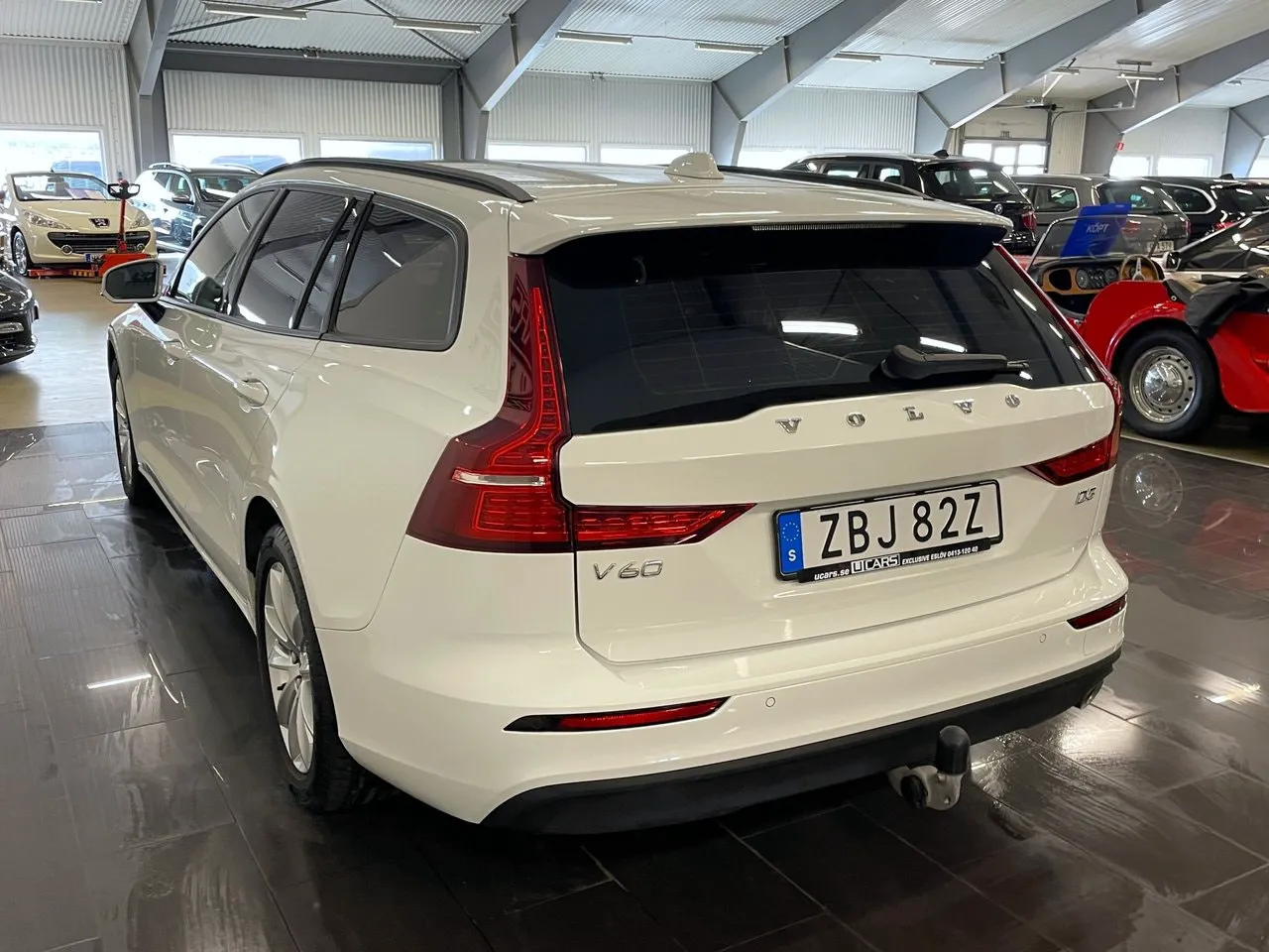 Vehicle image 5