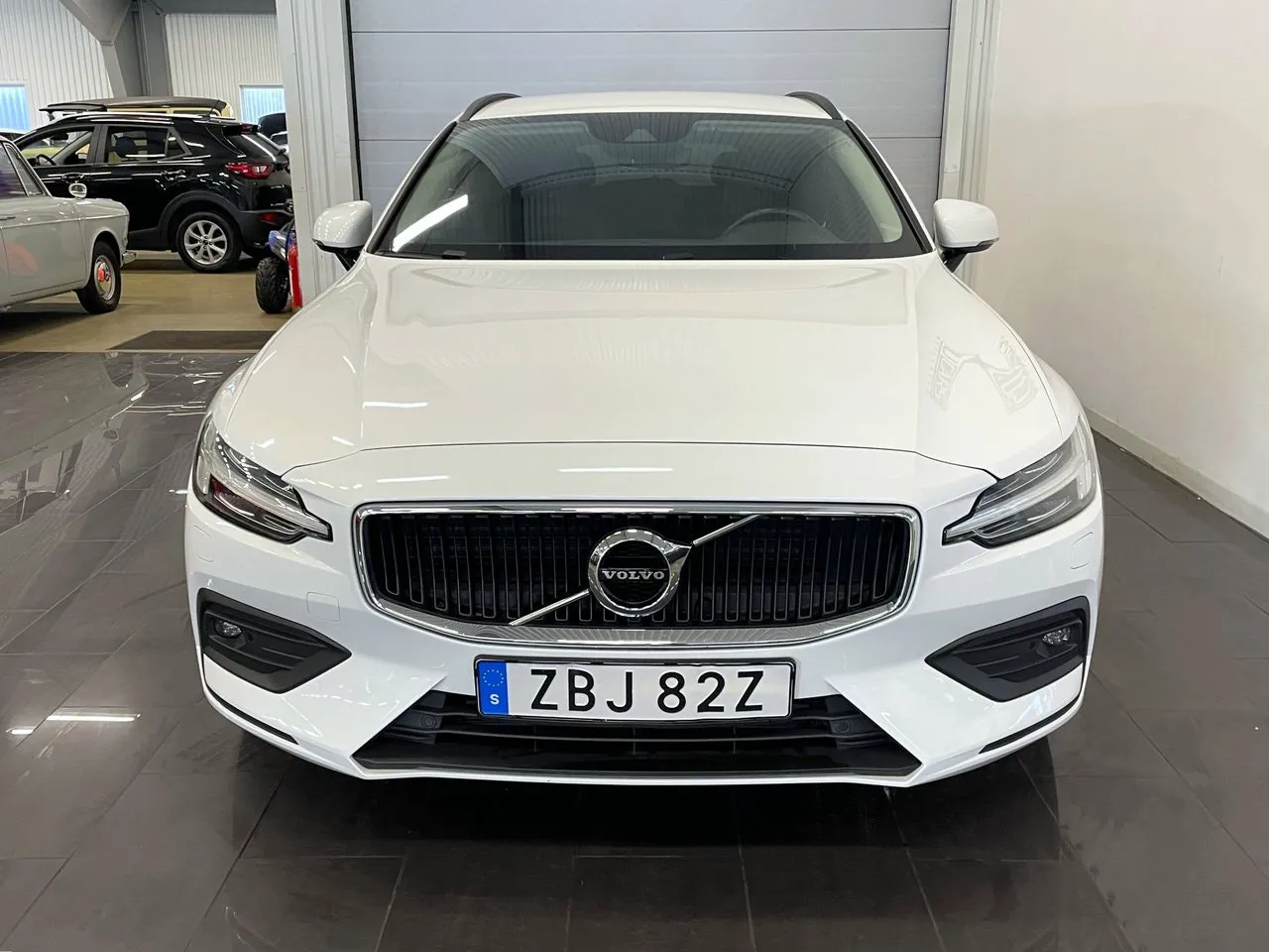 Vehicle image 7