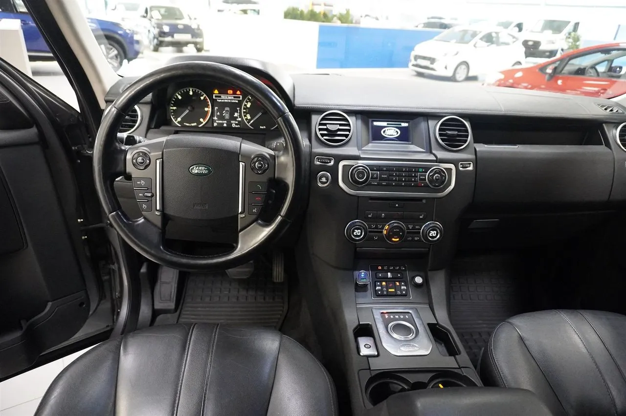 Vehicle image 9