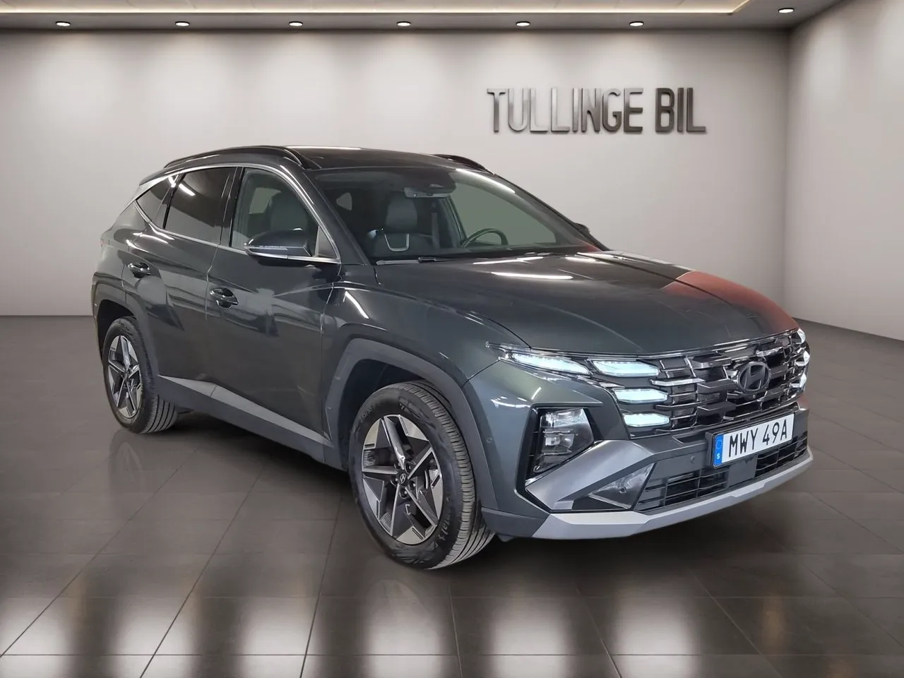 Vehicle image 6