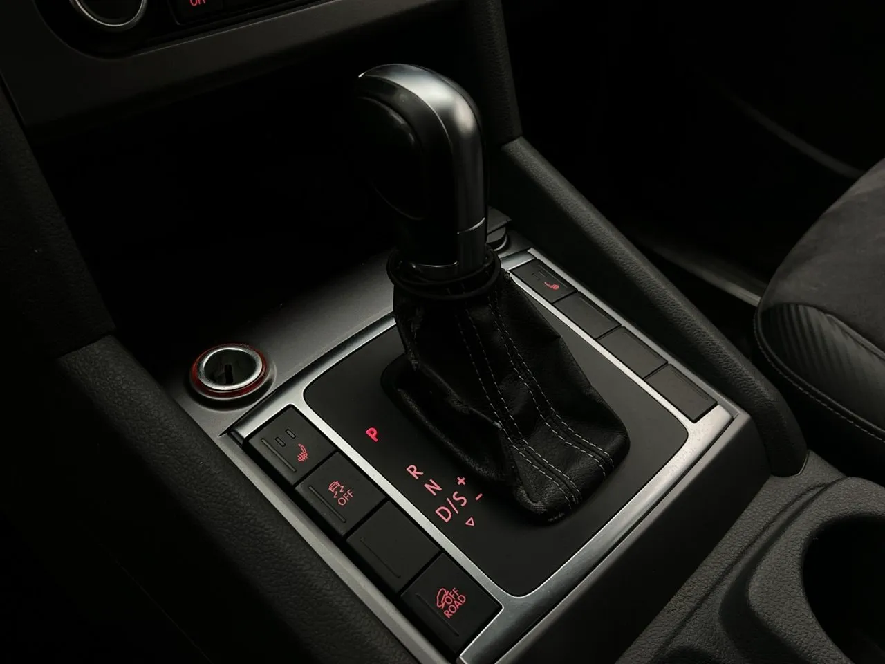 Vehicle image 26