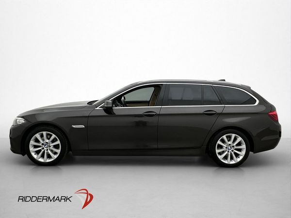 BMW 520 d Touring Läder Panorama M-ratt 2-Brukare 190hk - 2015
