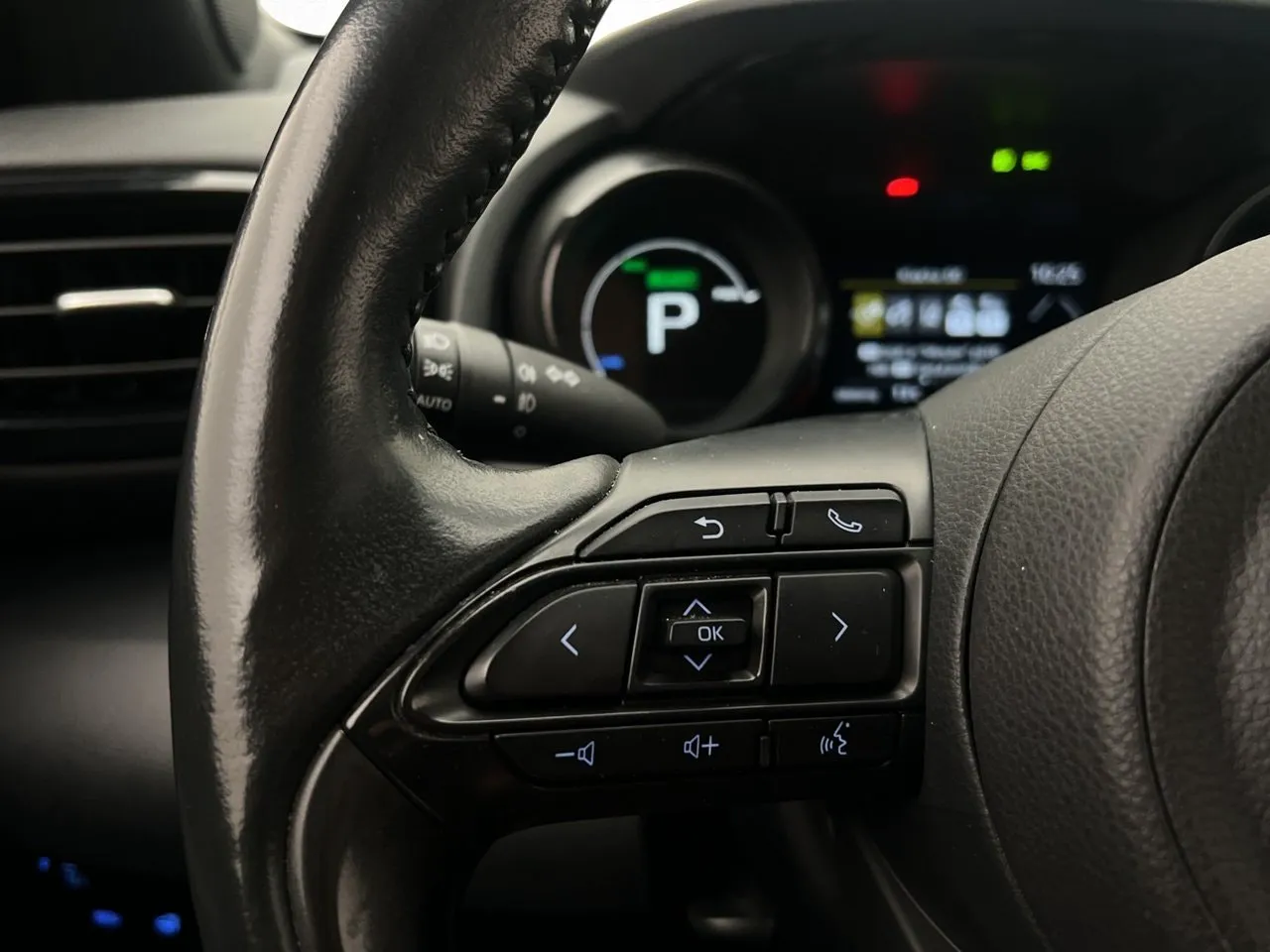 Vehicle image 26