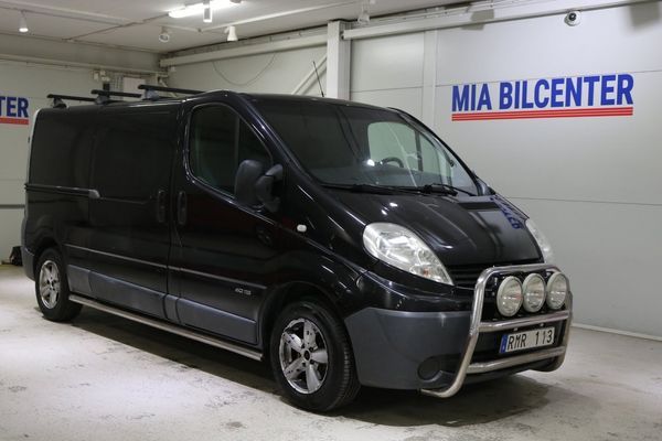 Renault Trafic 2.0 dCi 2.9T 3sits Lågmil , 2780mm skåp längd - 2011