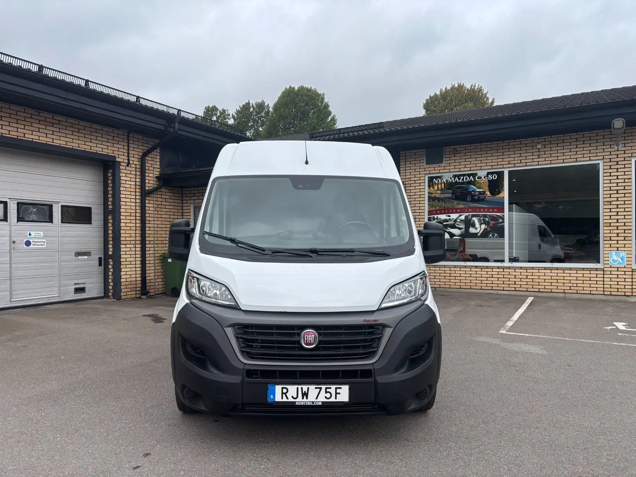 Vehicle image 7