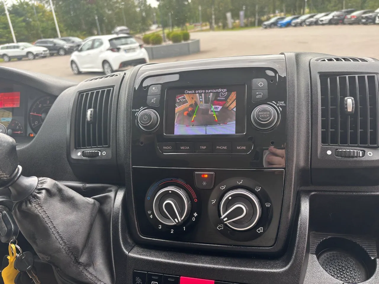 Vehicle image 18