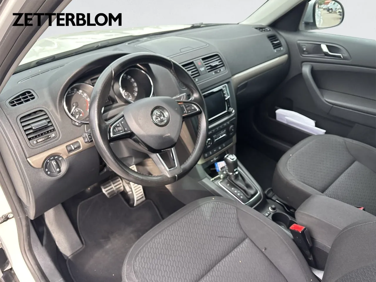 Vehicle image 7