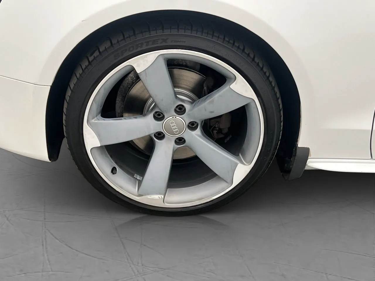 Vehicle image 21