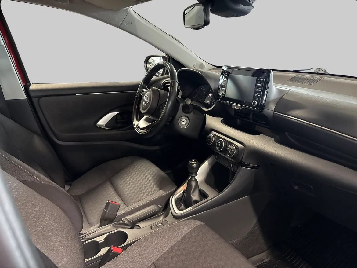 Vehicle image 9