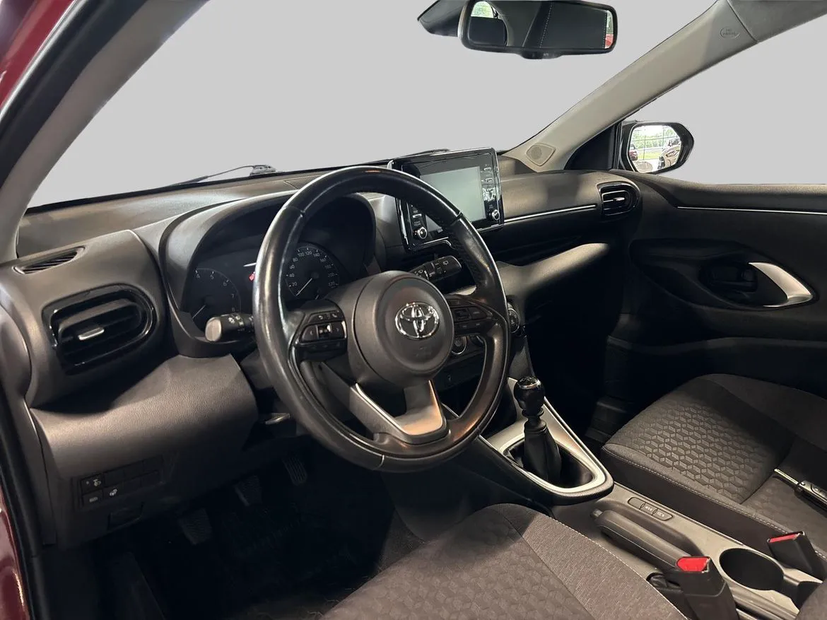 Vehicle image 13