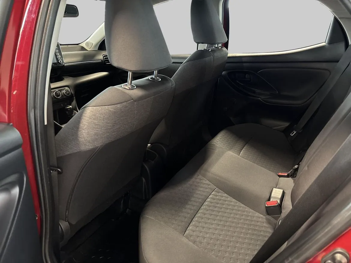 Vehicle image 10