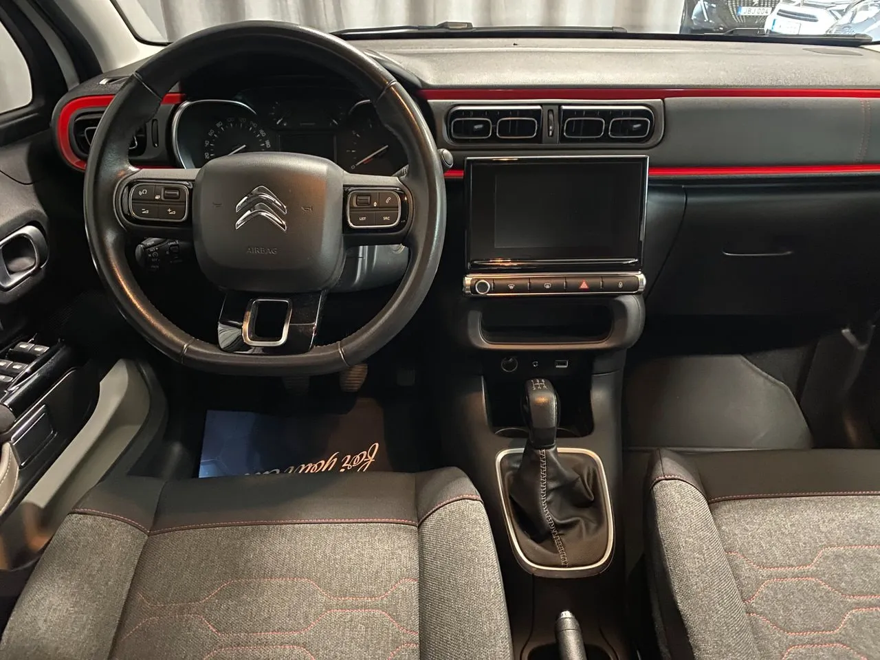 Vehicle image 7