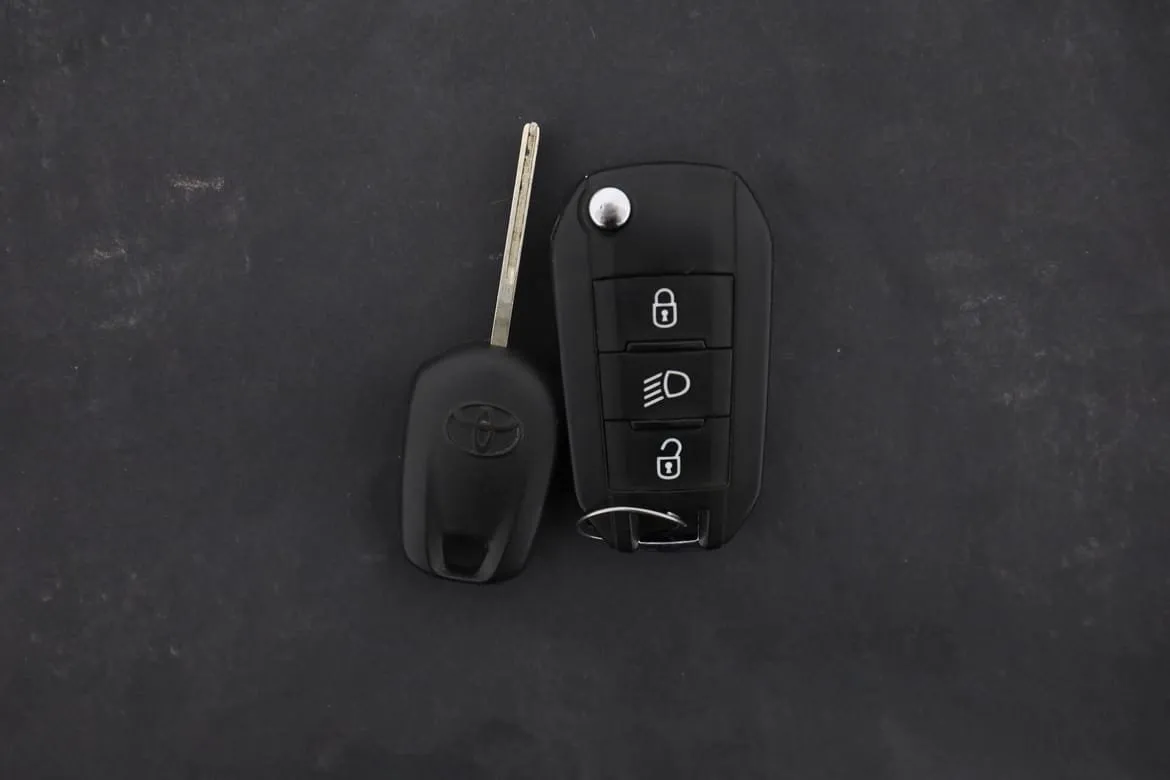 Vehicle image 32