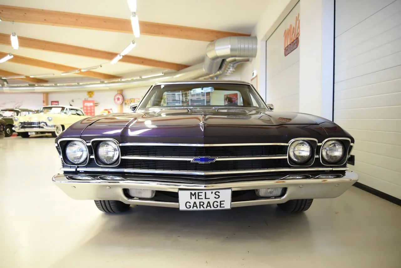 Vehicle image 35