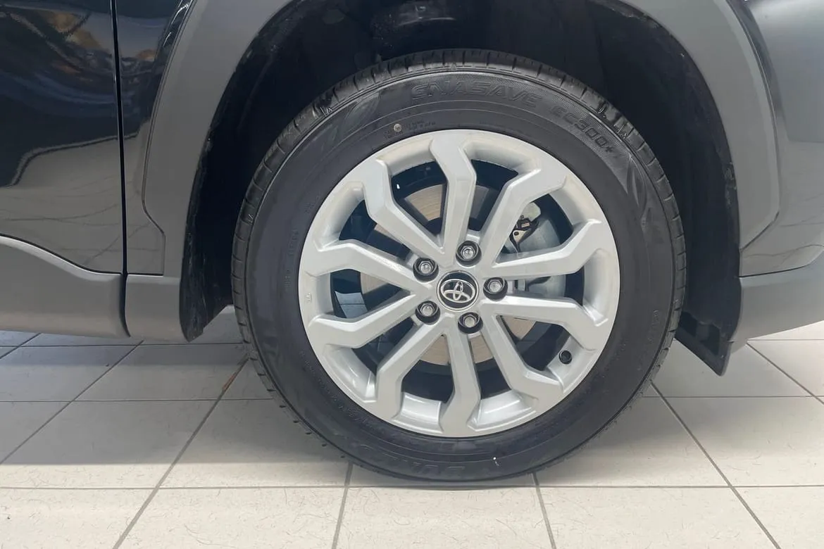 Vehicle image 16