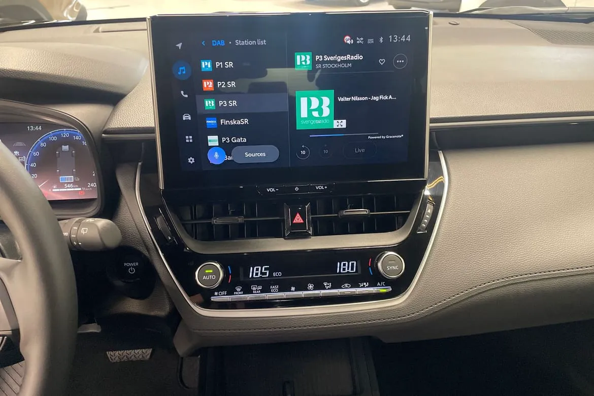 Vehicle image 14
