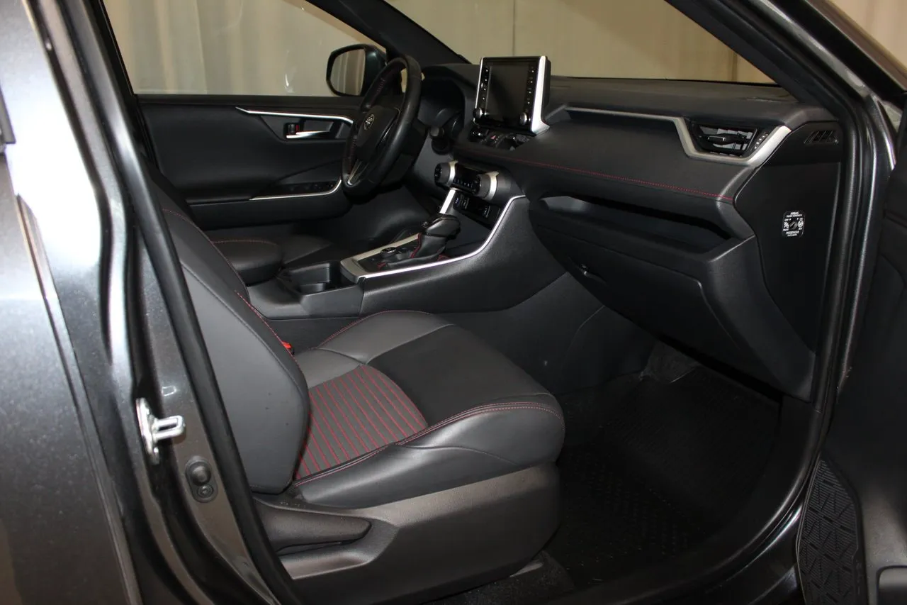 Vehicle image 21