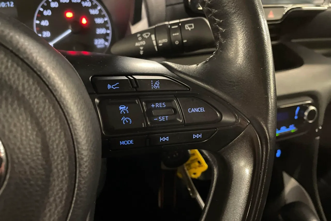 Vehicle image 21