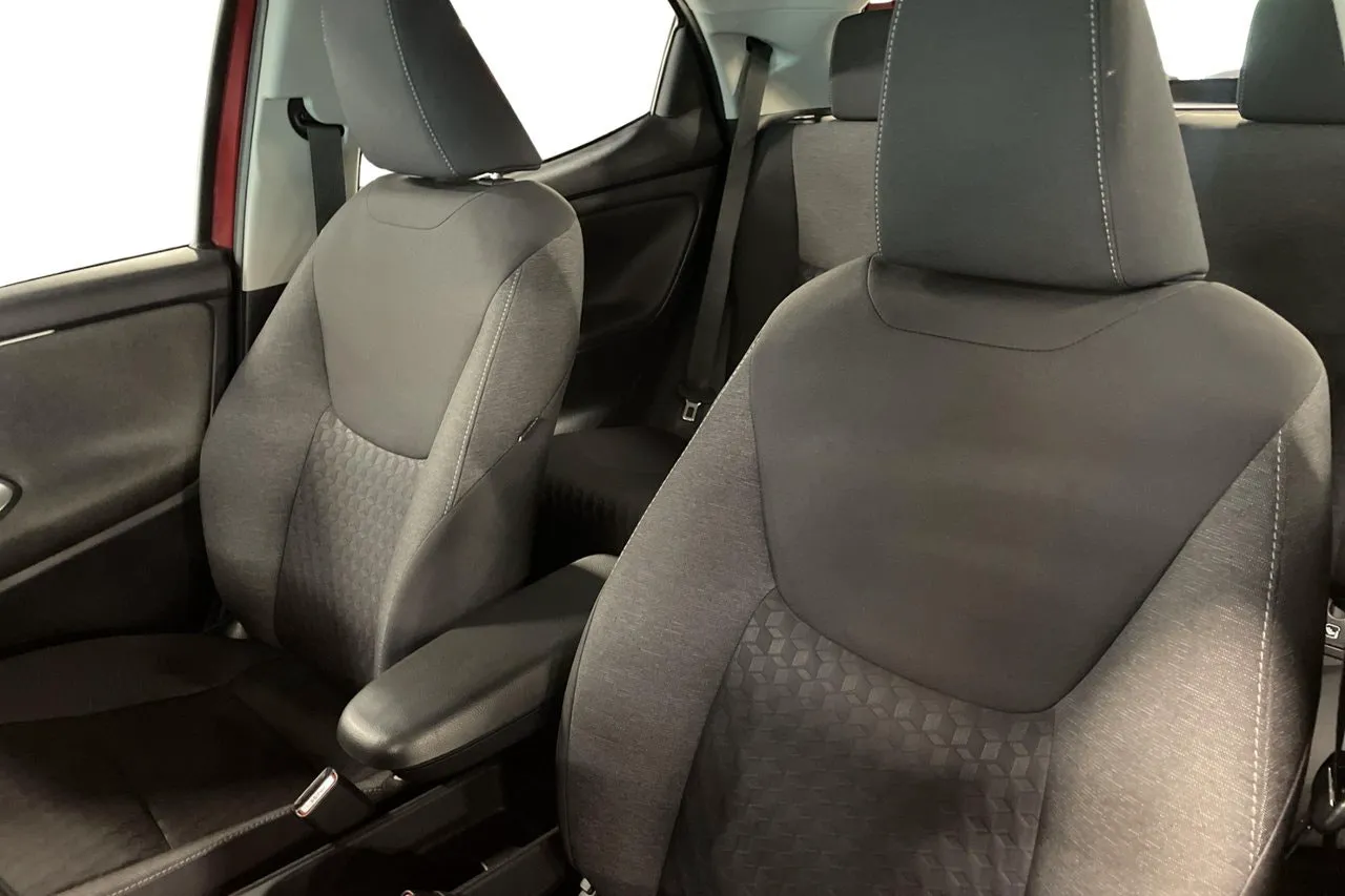 Vehicle image 25