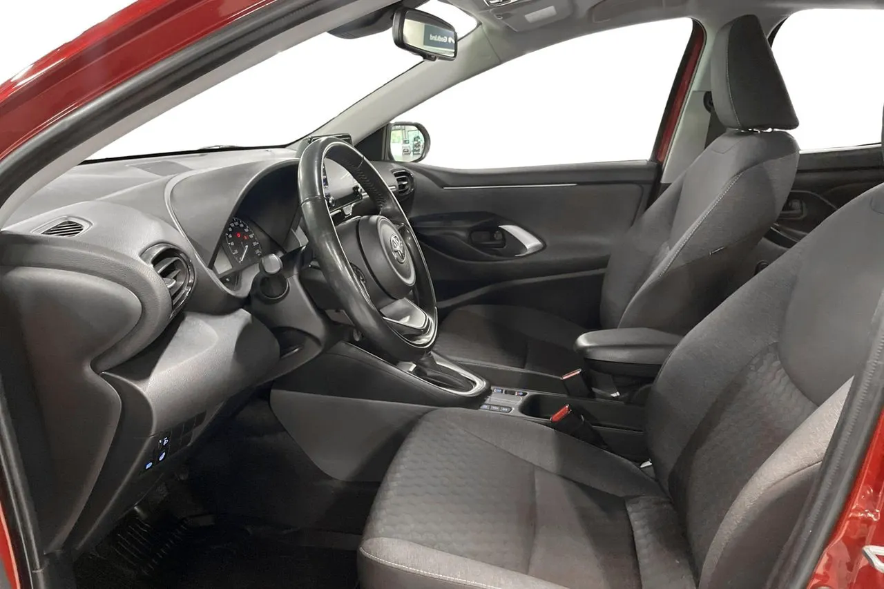 Vehicle image 12