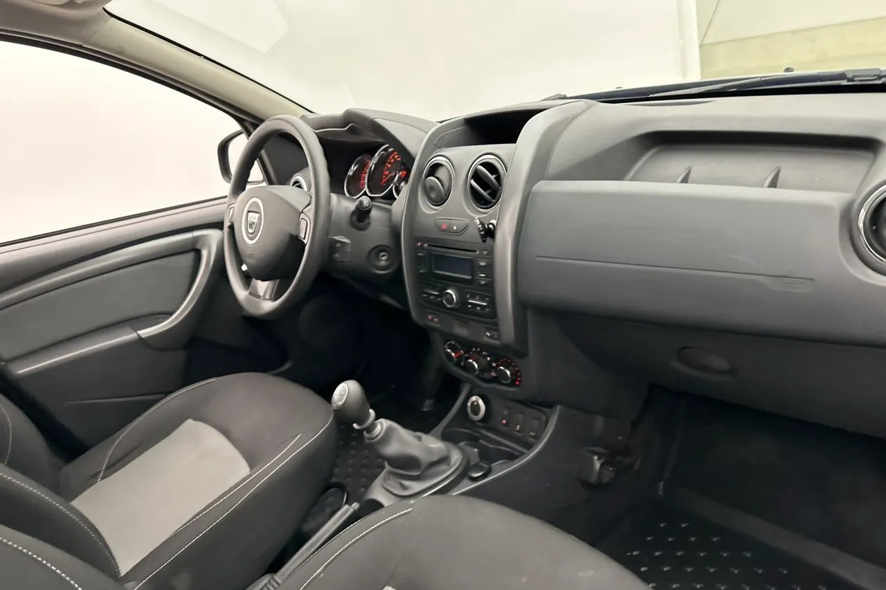 Vehicle image 18