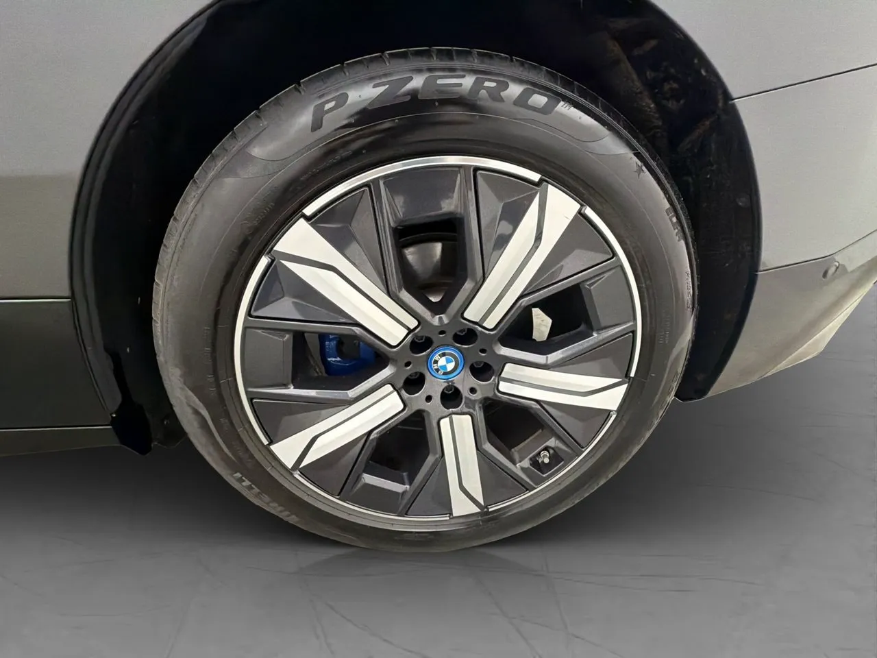 Vehicle image 33