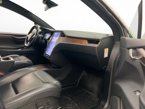 Tesla Model X bild 30
