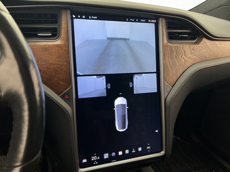 Tesla Model X bild 20