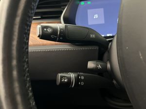Tesla Model X bild 28