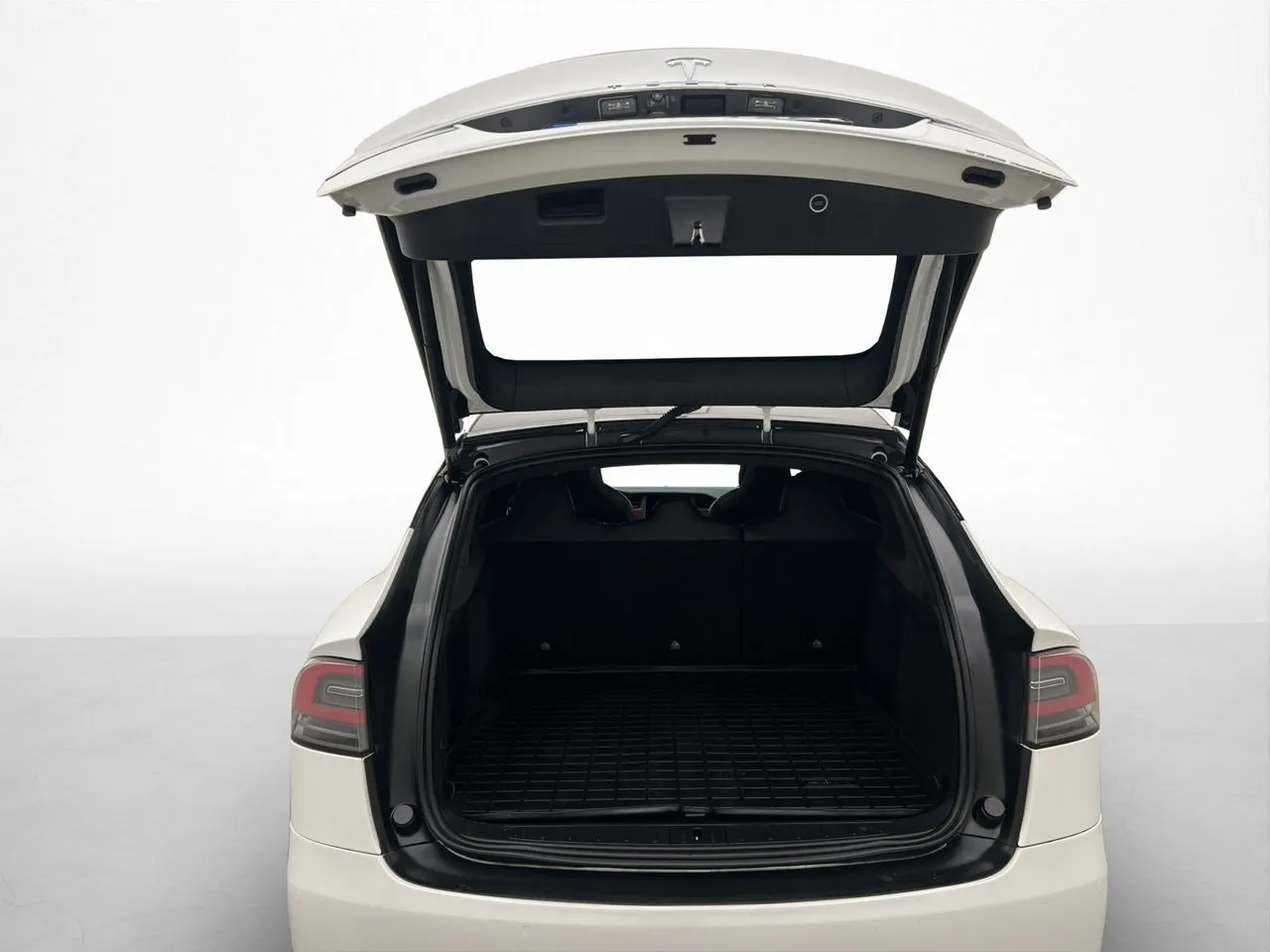 Vehicle image 32