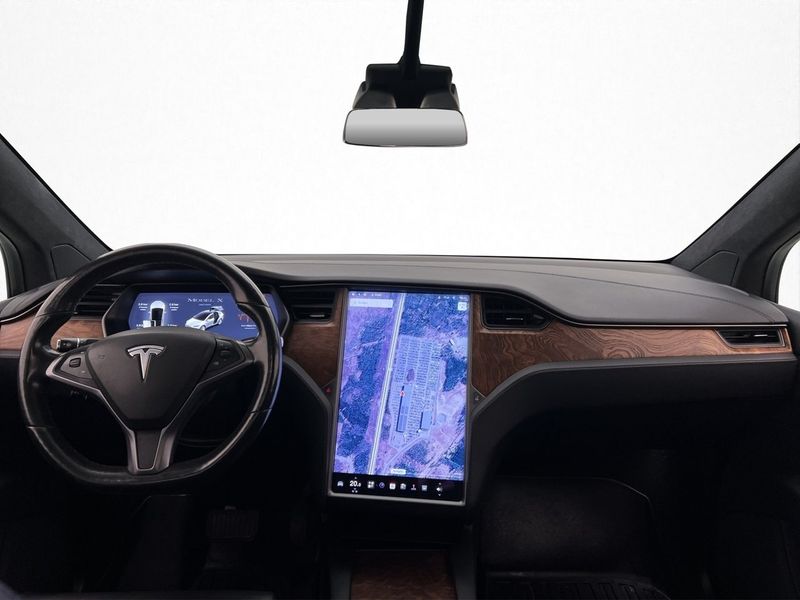 Tesla Model X bild 15
