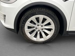 Tesla Model X bild 34