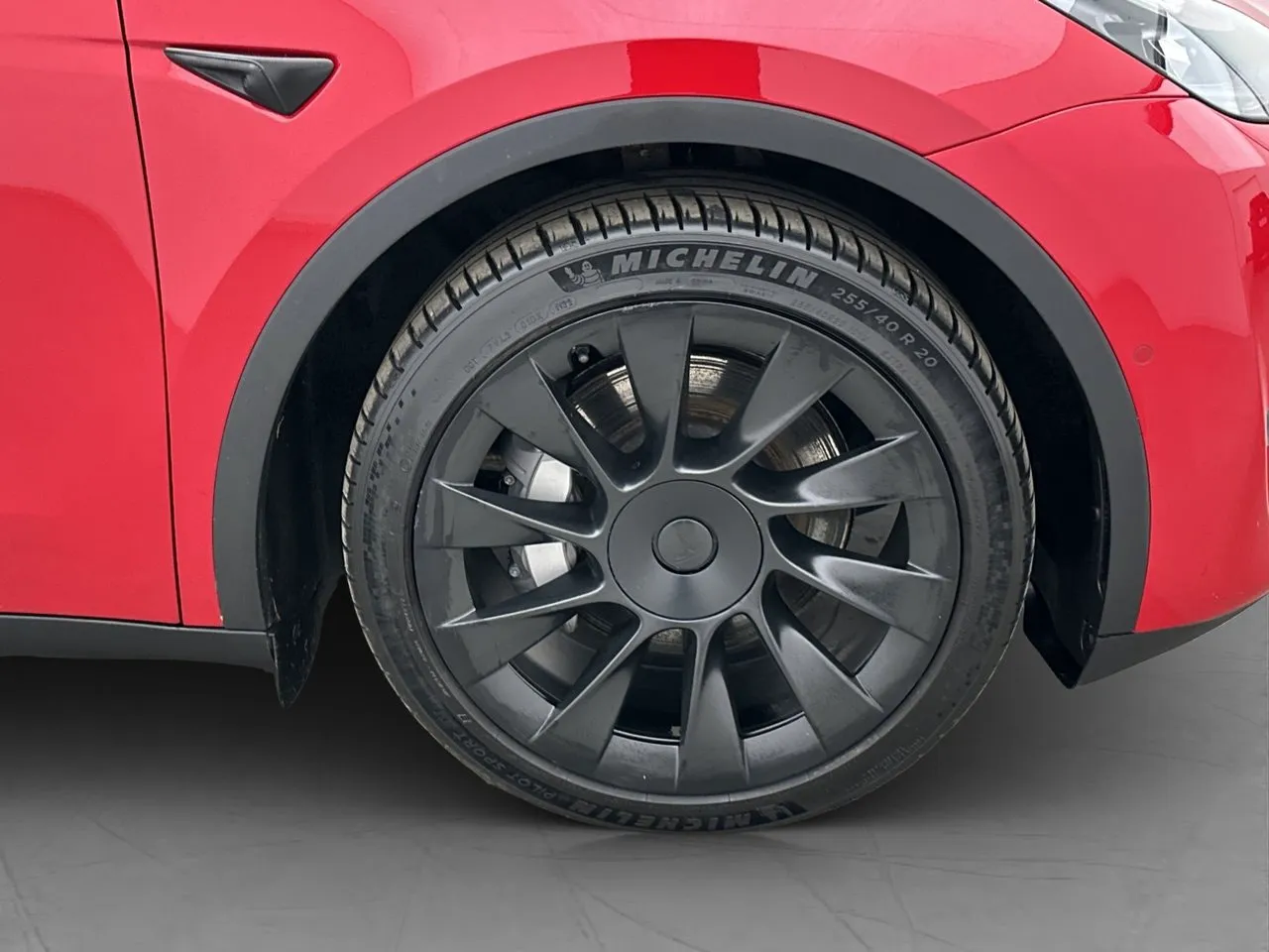 Vehicle image 32