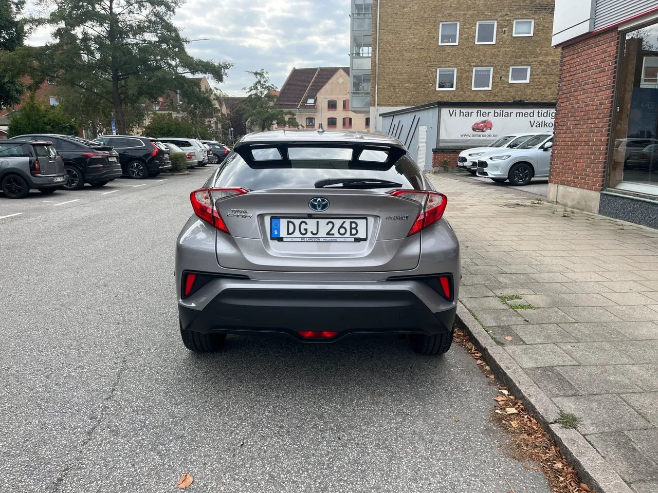 Vehicle image 4