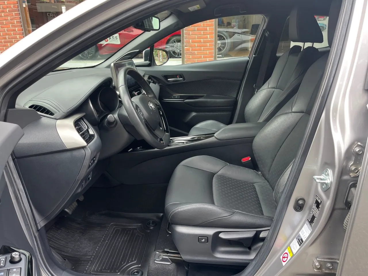 Vehicle image 6