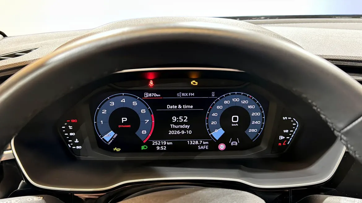Vehicle image 18