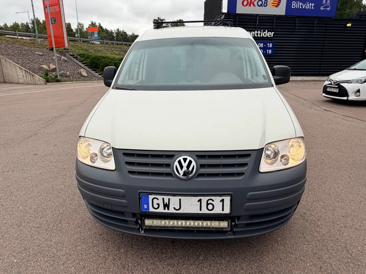 Vehicle image 9